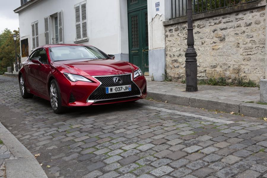  Lexus RC300h 2018 года  (WW) (фото 18 из 139)